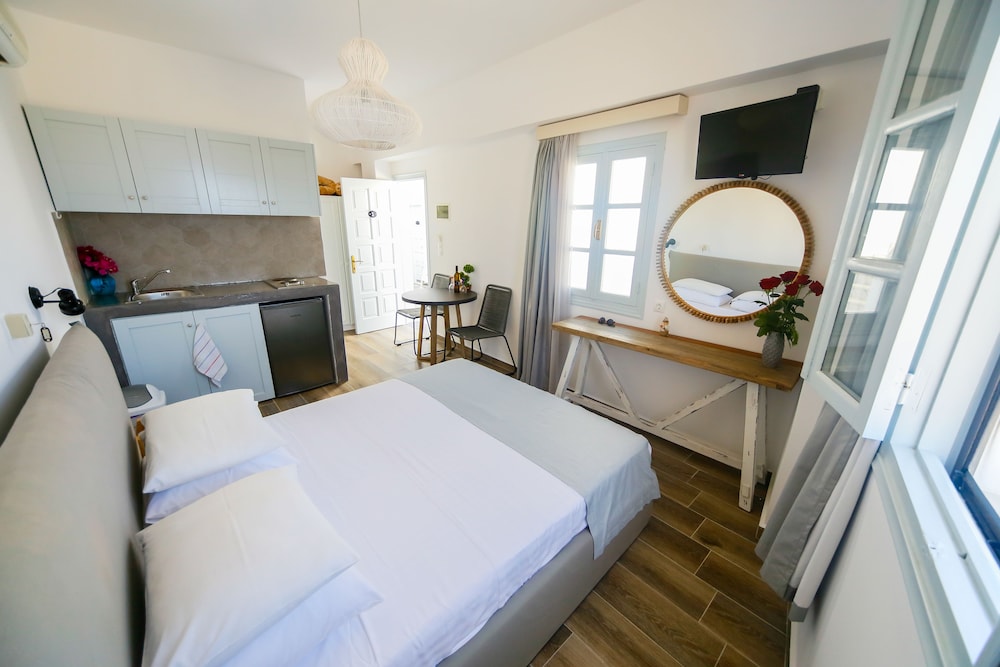 Superior Double or Twin Room, 1 Bedroom, Terrace, Beachfront