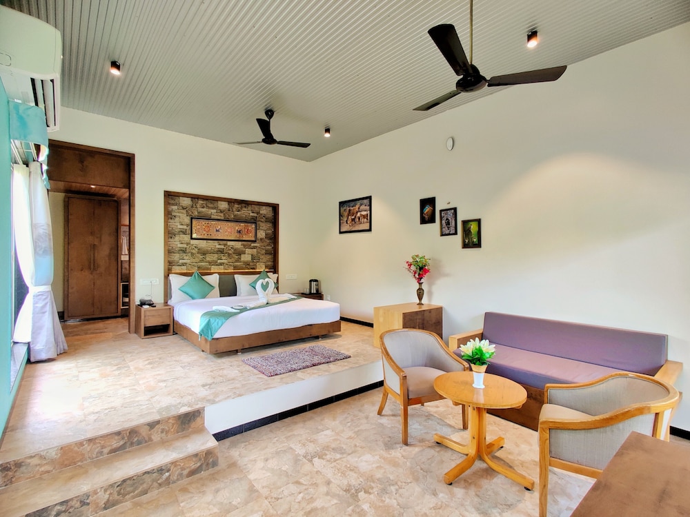 Suite - Photo 5