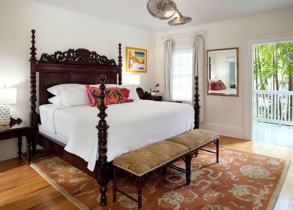 Deluxe Room, 1 King Bed, Accessible, Courtyard View