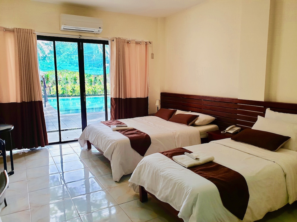 Deluxe Triple Room, Multiple Beds, Pool View, Poolside photo 1