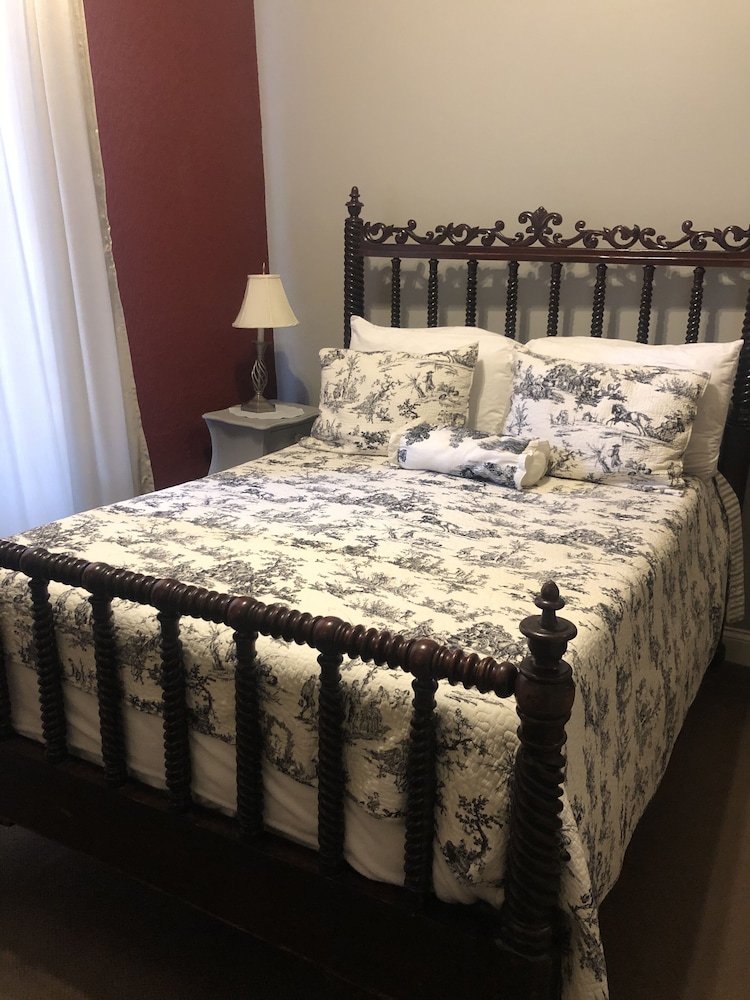 Standard Room, 1 Queen Bed