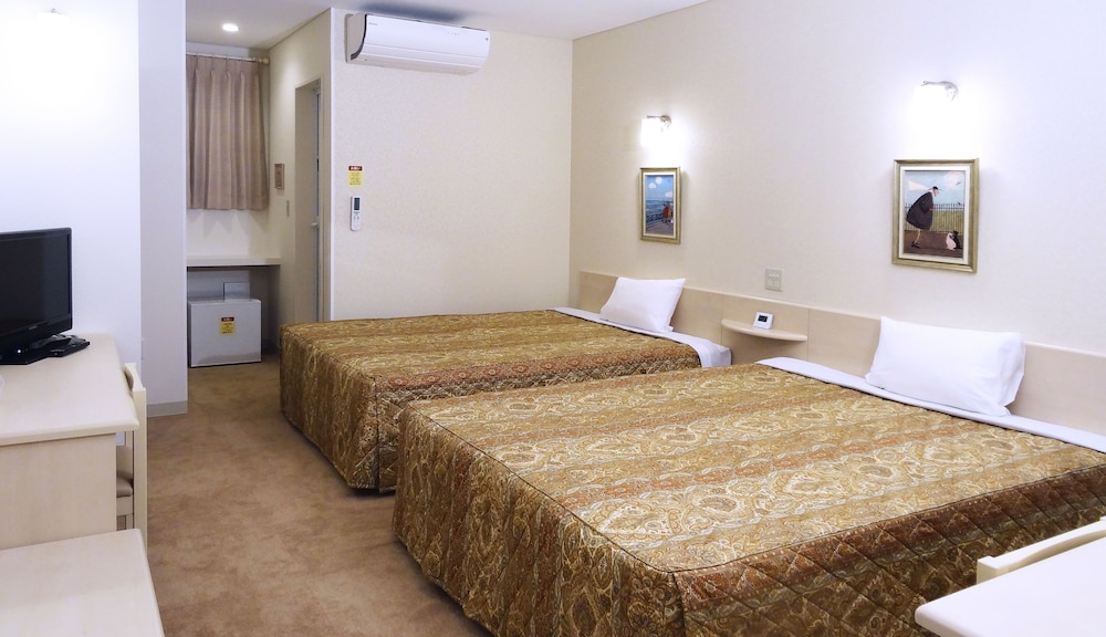 Standard Twin Room, 2 Queen Beds, Non Smoking photo 1