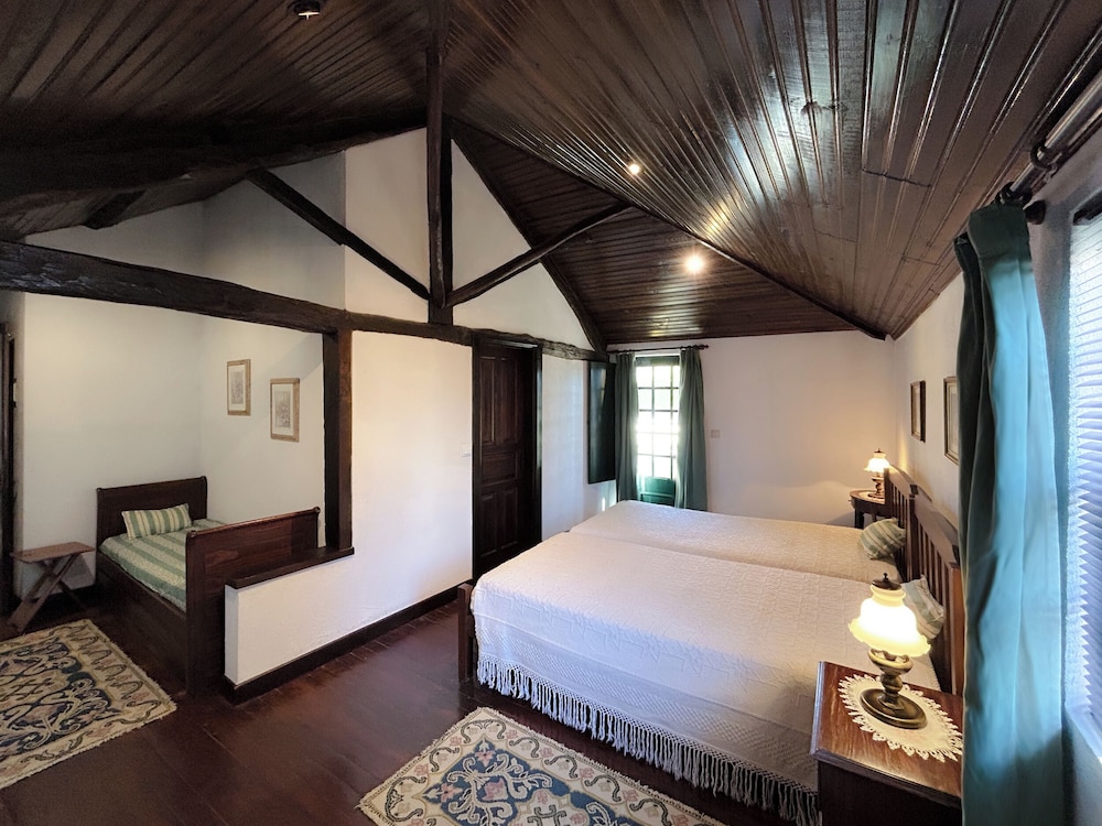 Family Room, Mountain View