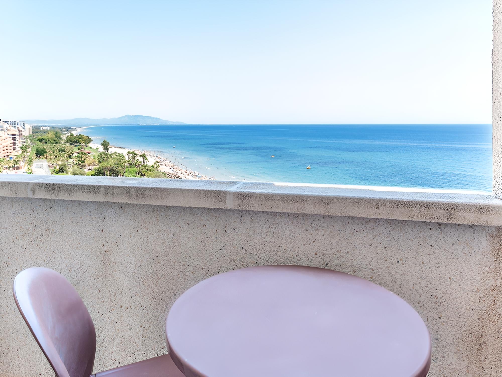 Double Room (1 adult + 1 child)