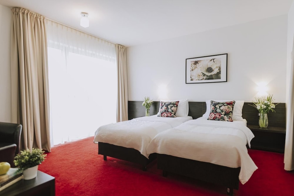 Twin Room - Photo 1