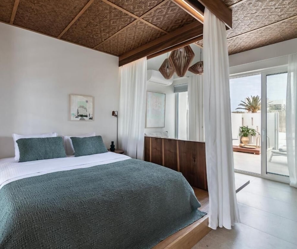 Loft Suite, Plunge Pool, Sea View photo 1