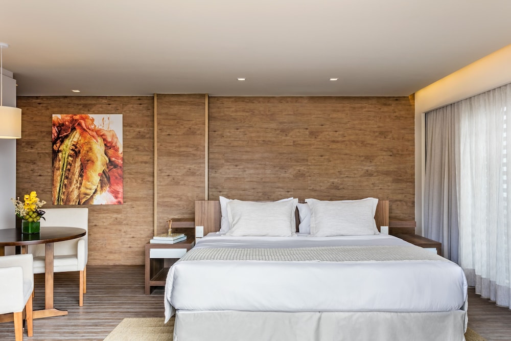 Master King Bed