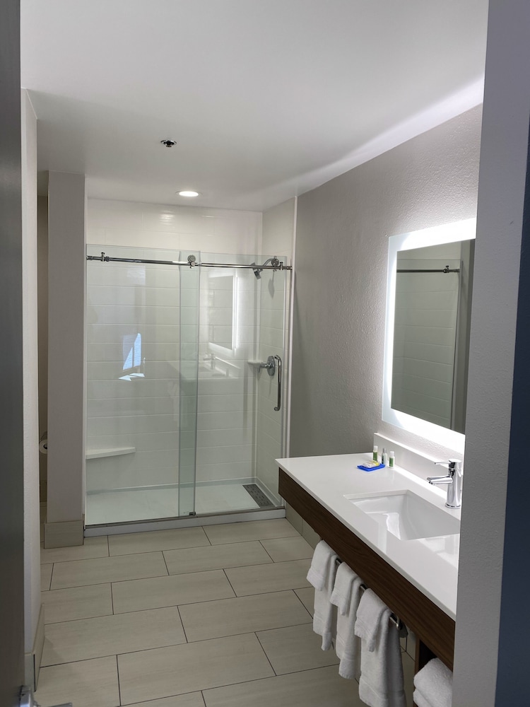 Suite, 1 King Bed with Sofa bed (Walk-In Shower) - Photo 16