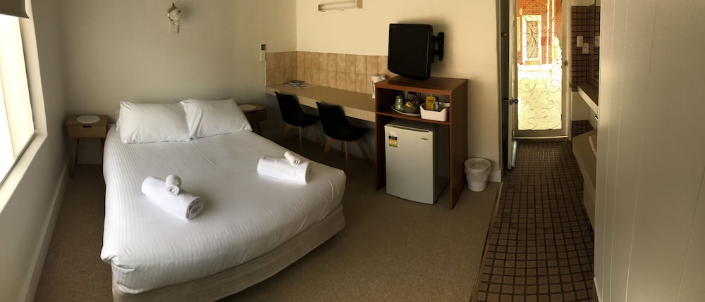 Single Room, 1 Double Bed