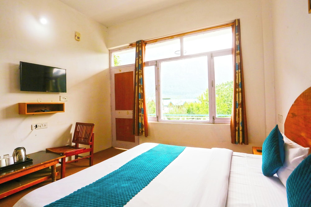 Superior Suite, 1 Queen Bed, Balcony, Sea View - Photo 16