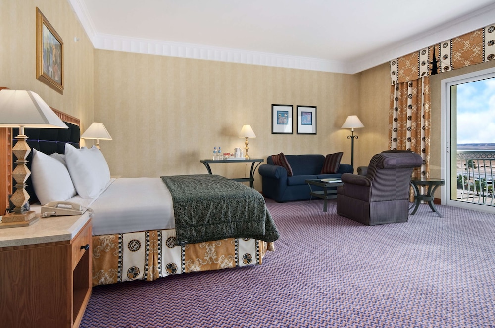 Junior Suite, 1 King Bed, Mountain View