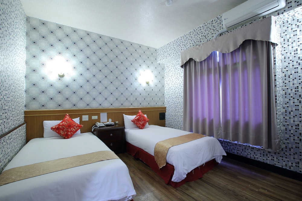 Economy Twin Room, 2 Twin Beds photo 3