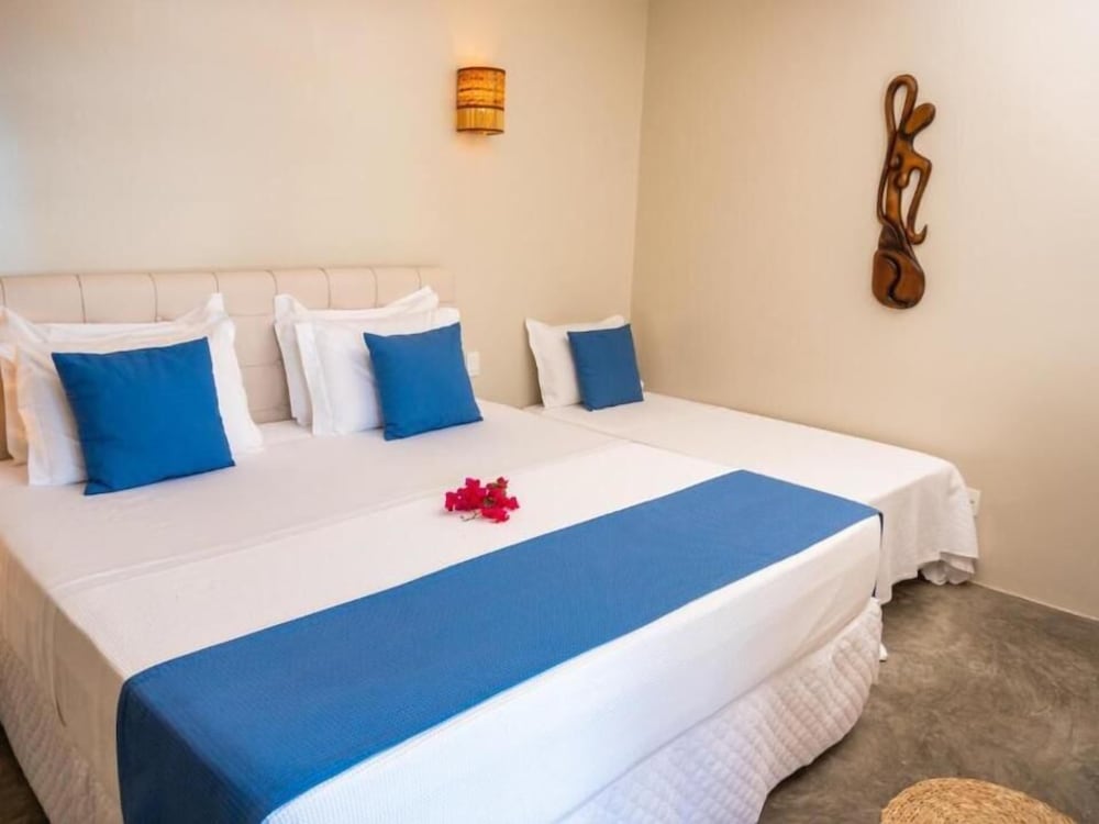 Premium Quadruple Room, Pool View