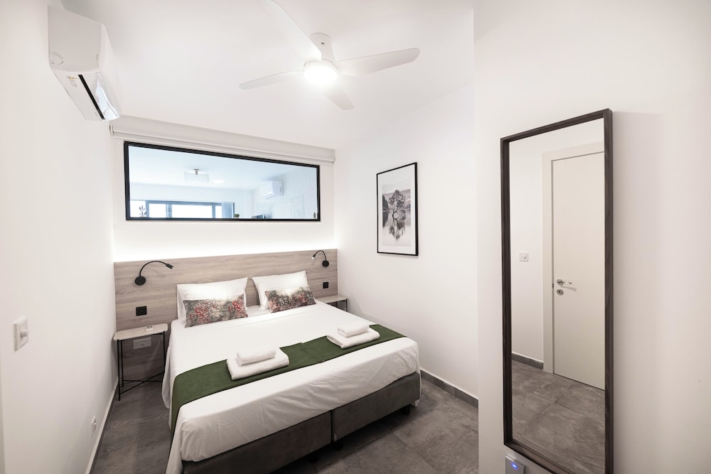 Comfort Apartment, 2 Bedrooms, Balcony, Bay View photo 2