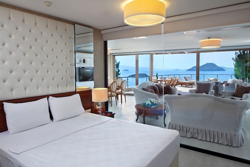 Penthouse Suite Sea View thumbnail 6