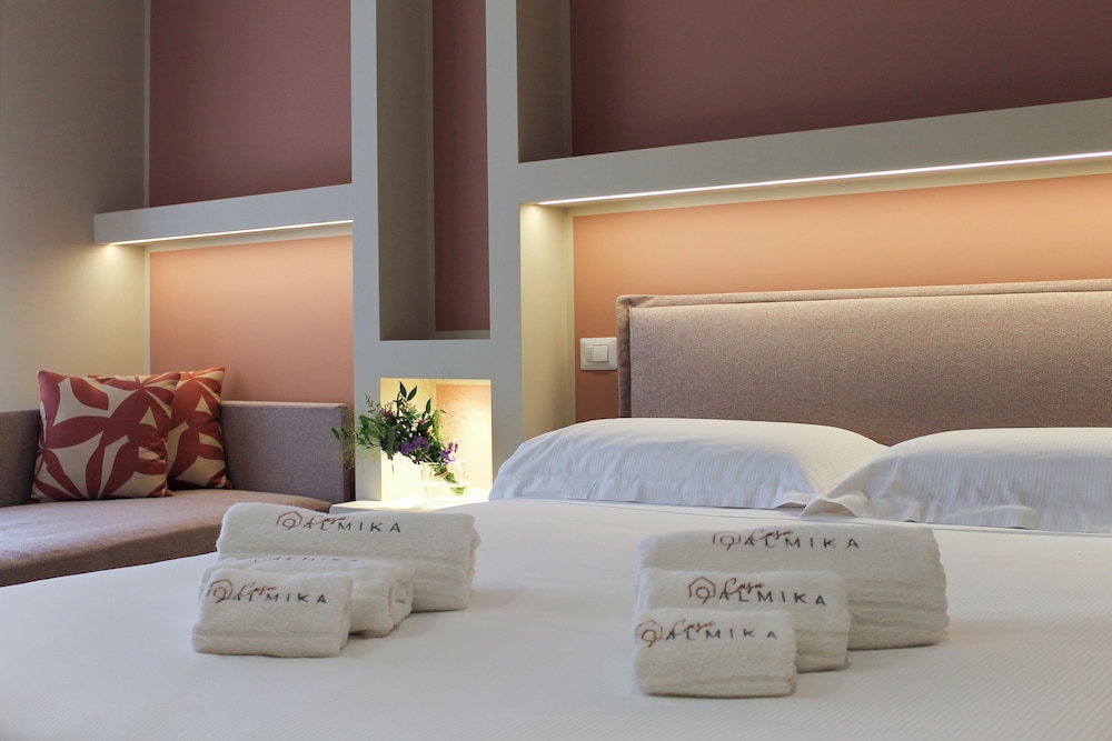 Deluxe Triple Room, Balcony, City View