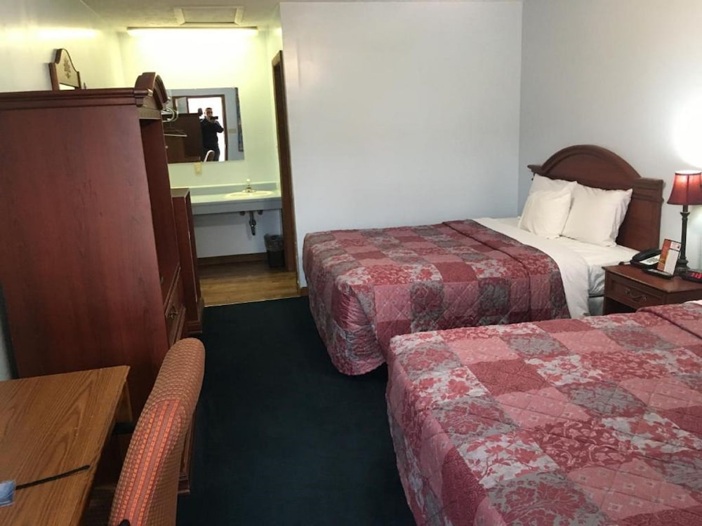 Standard Room, 2 Queen Beds, Non Smoking photo 1