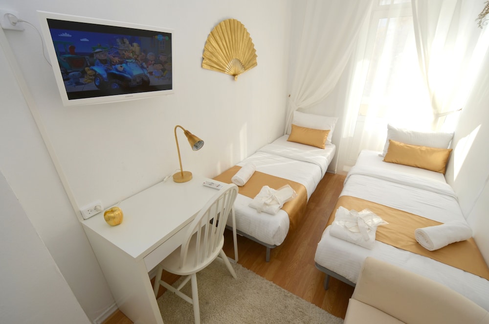 Superior Twin Room, Balcony photo 1