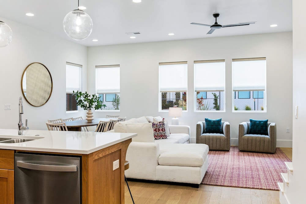 Townhome, 4 Bedrooms