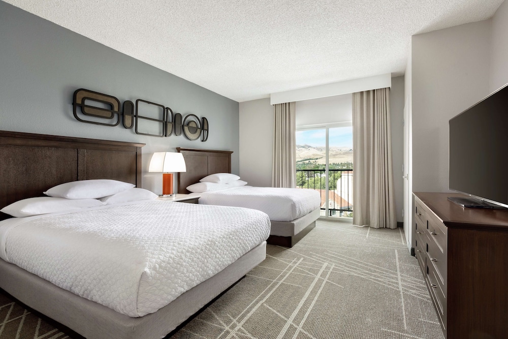 Room, 2 Queen Beds, Mountain View - Photo 4