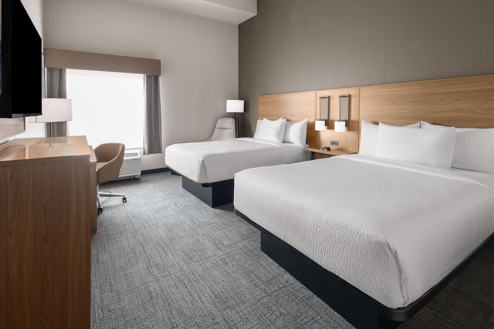 2 Queen Beds, Standard Room, Non-Smoking