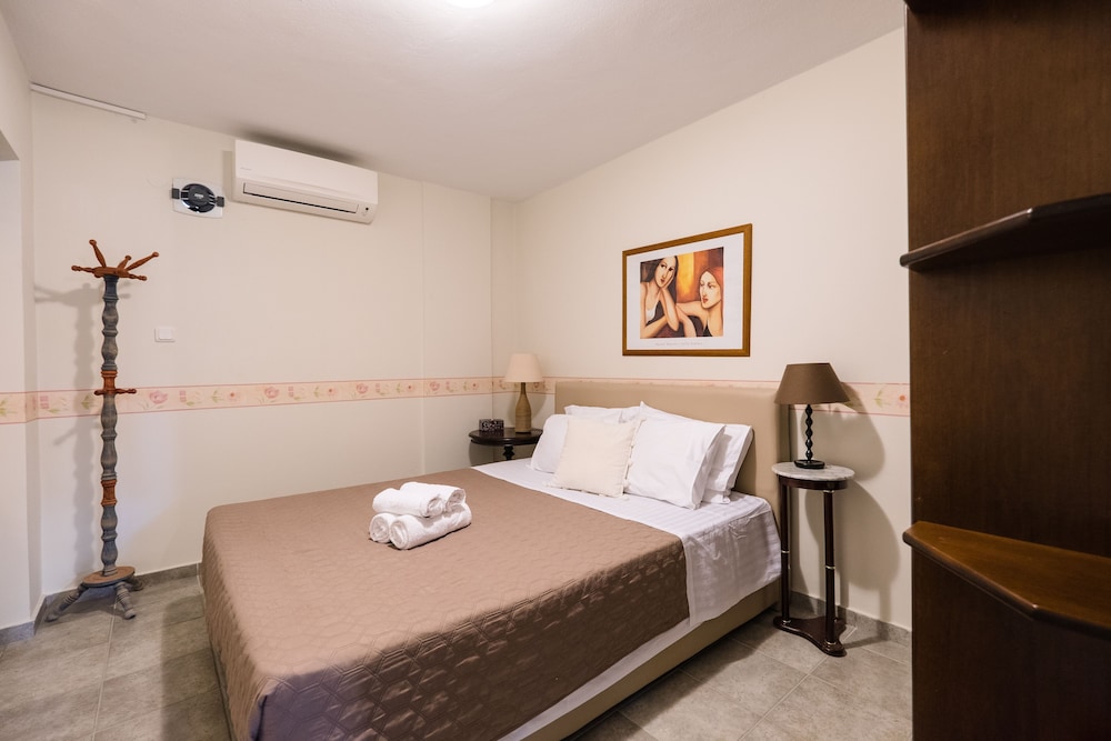 Deluxe Villa, 5 Bedrooms, Beachfront photo 1