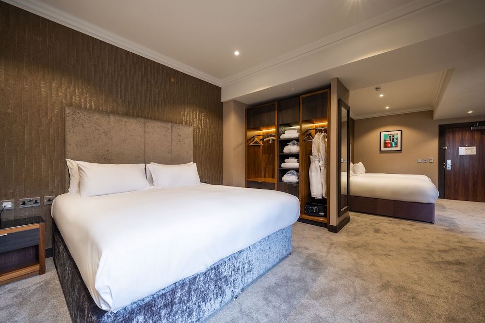Luxury Room, 2 Bedrooms, Shared Bathroom