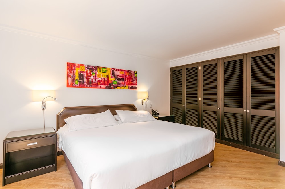 Business Room, 1 King Bed, Kitchen - Photo 2