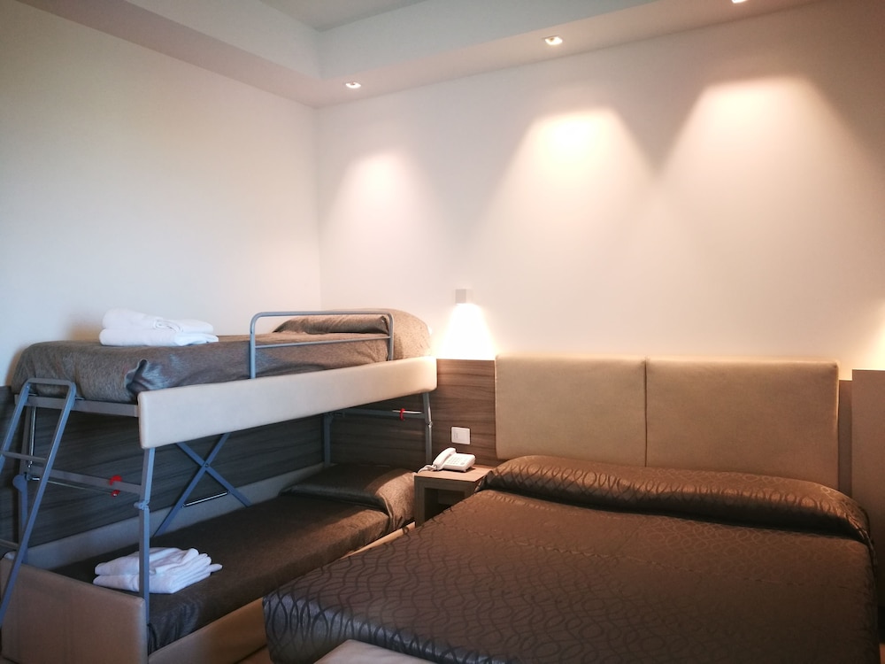 Superior Quadruple Room, 1 Bedroom, City View, Tower