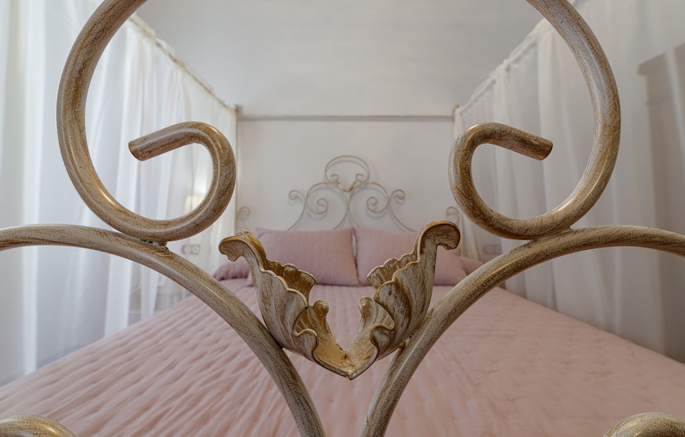 Deluxe Double or Twin Room - Photo 6