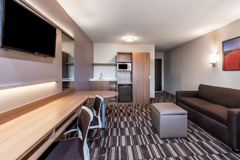 Suite, 1 Queen Bed with Sofa bed, Accessible, Non Smoking photo 2