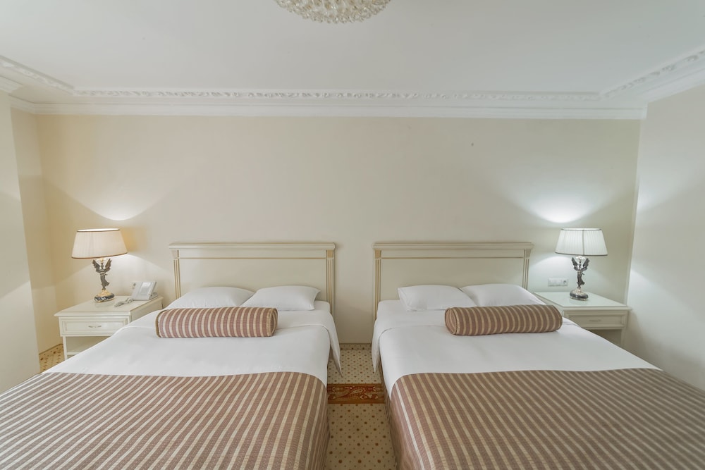 Studio, 2 Queen Beds