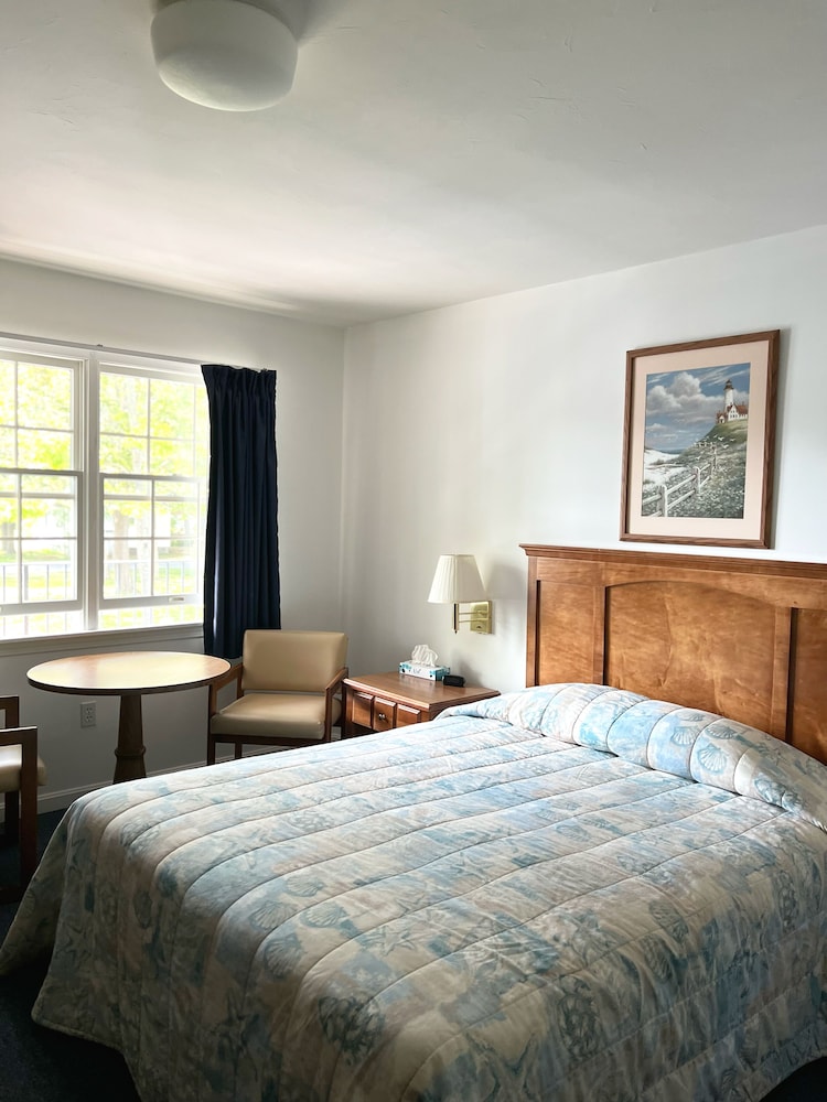 Standard Room, 1 King Bed photo 1