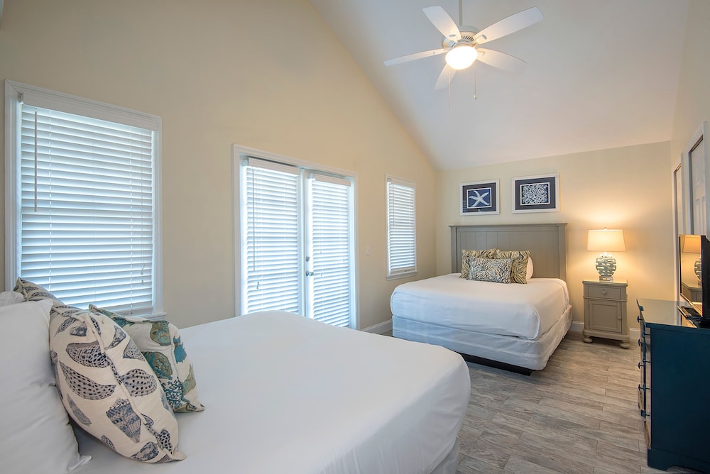 3 Bedroom Home with Pool