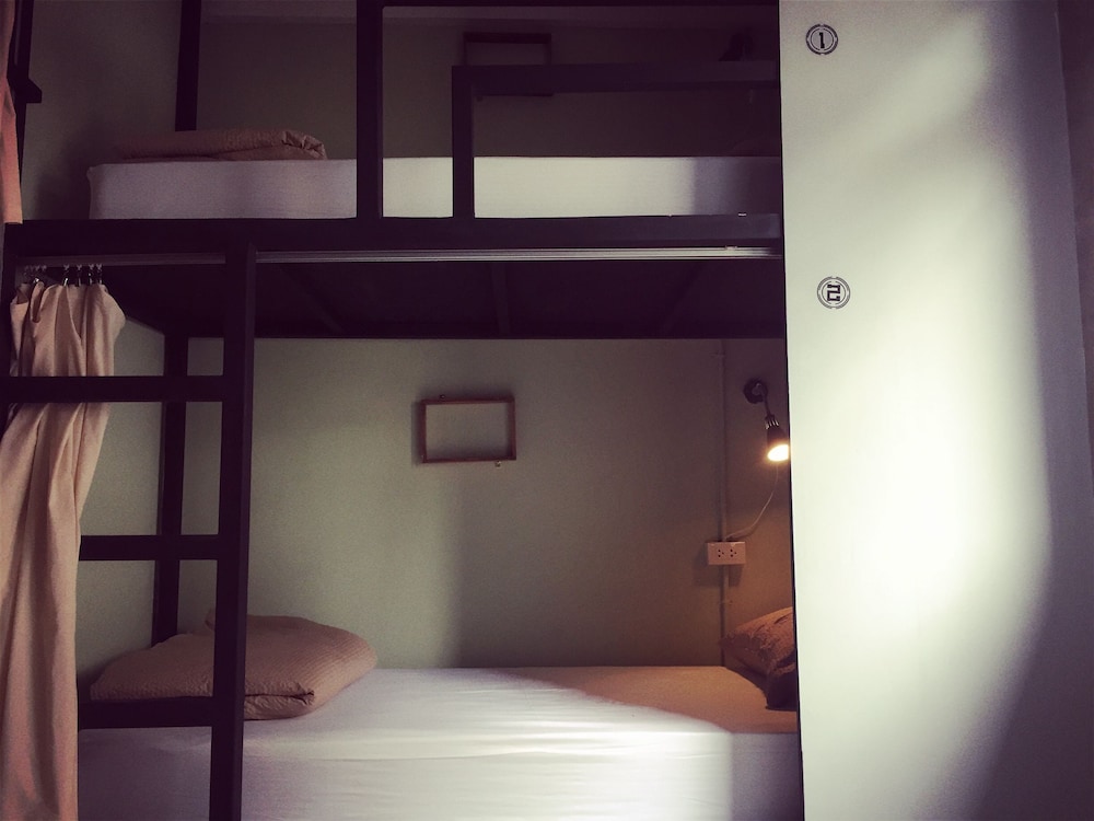 Signature Shared Dormitory, Multiple Beds, Shared Bathroom, City View photo 3