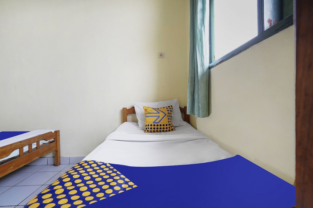 Economy Double Room photo 3