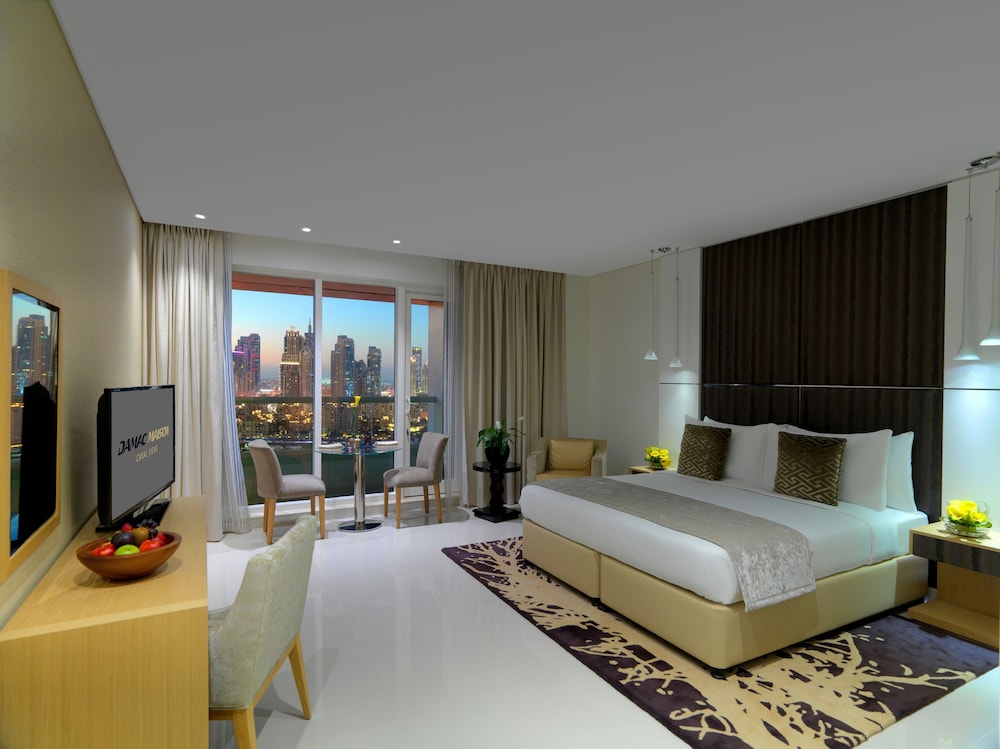 Suite, 3 Bedrooms (Downtown view)