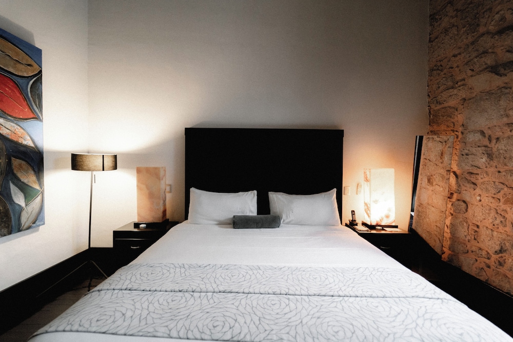 Junior Suite, 1 King Bed - Photo 3