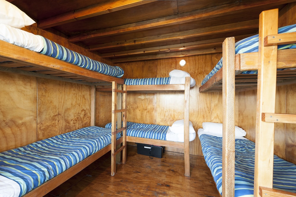 Overnight Cruise Standard Shared Dormitory Non Smoking, Shared Bathroom photo 1