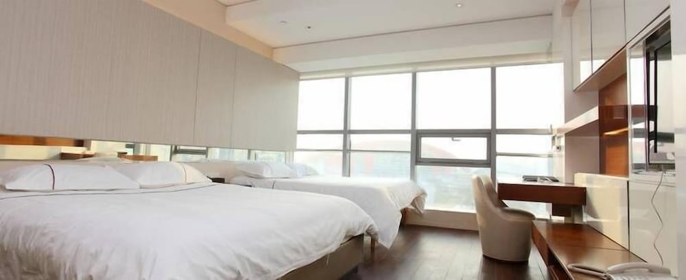 Deluxe Triple Room(Mainland China Guest Only)