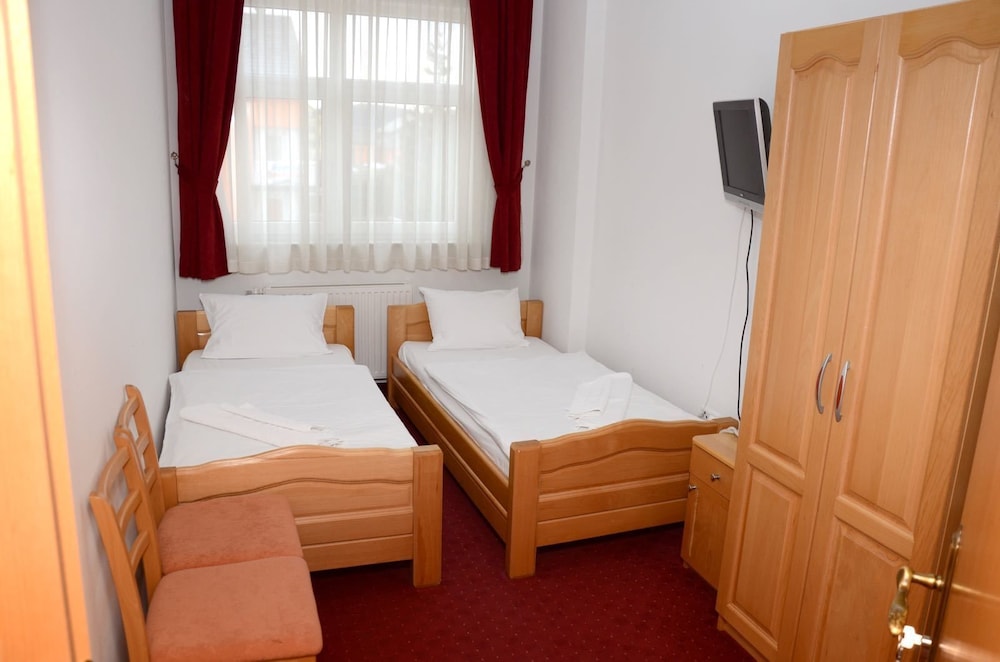 Twin Room, Mountain View photo 1