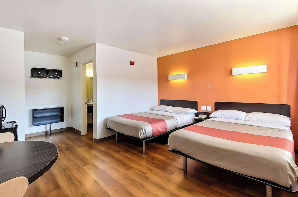 Standard Room, 2 Double Beds, Non Smoking