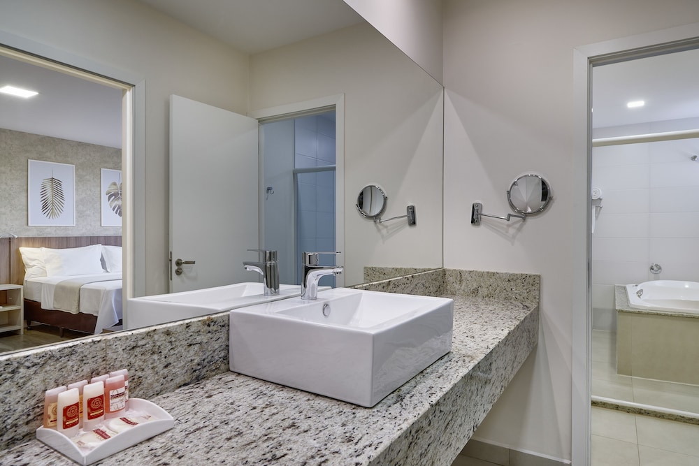Luxury Studio Suite, 1 King Bed with Sofa bed, Jetted Tub - Photo 7