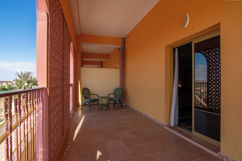 Standard Room, Balcony, City View photo 1