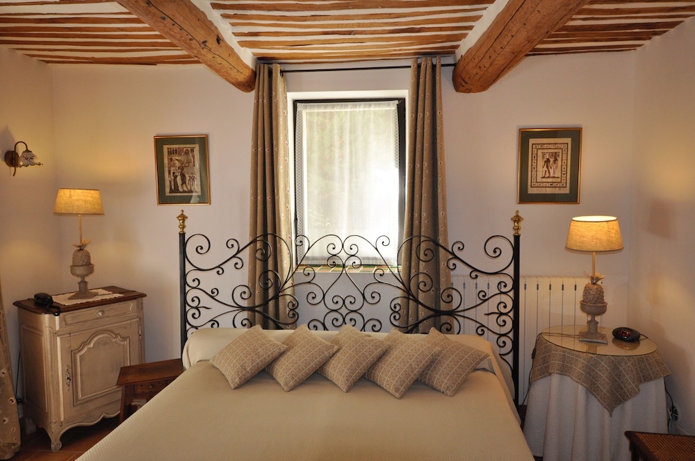 Double Room, 1 Queen Bed, Ground Floor photo 1