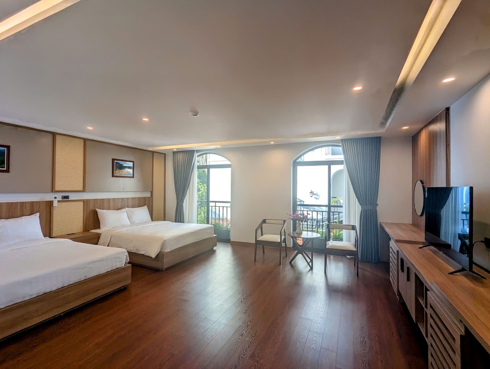 Family Room, Mountain View