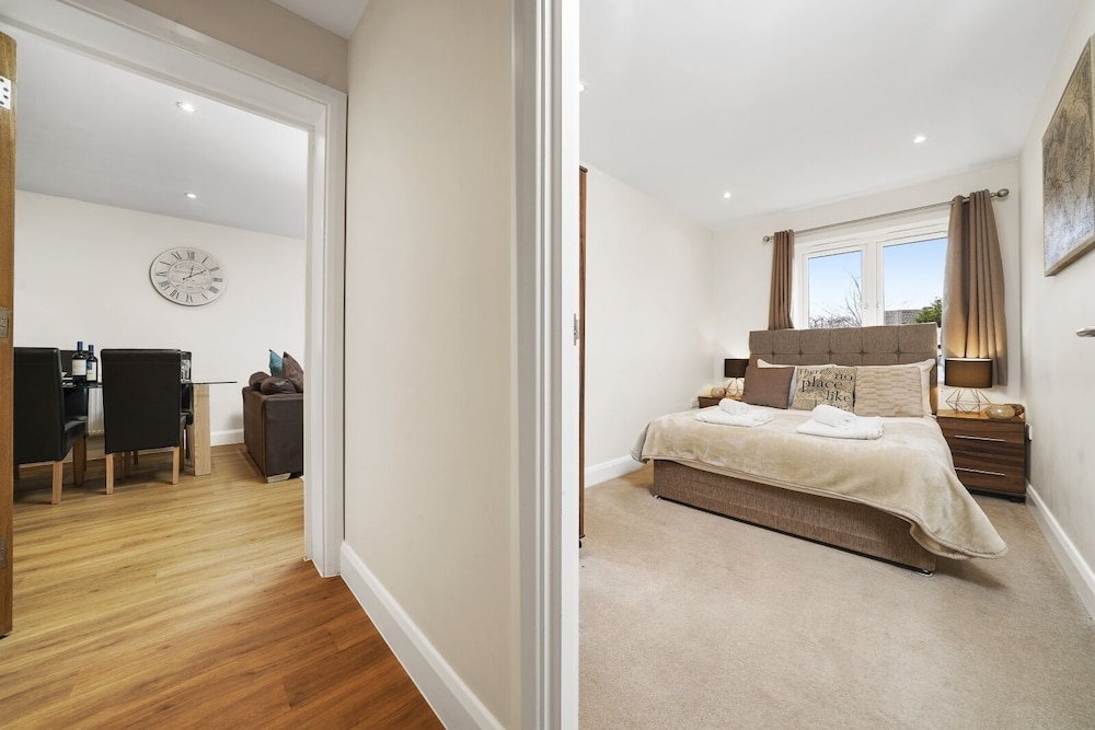 Deluxe Apartment, 2 Bedrooms, Ground Floor (Apt 10) photo 2