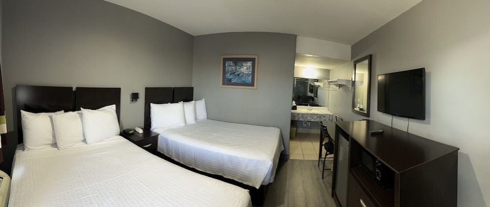 Room, 2 Double Beds, Smoking - Photo 2