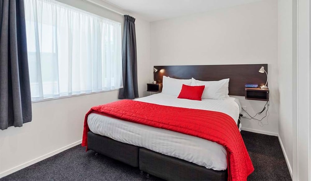 2 Bedroom Apartment - 2 King Beds