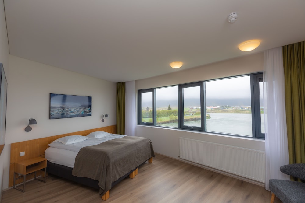 Premium King Room, River View - Photo 5